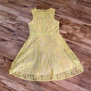 Donna Ricco Yellow Lace Dress Size 8